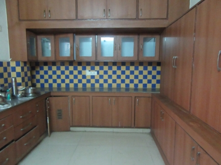 6) Li id 325 - Kitchen.JPG